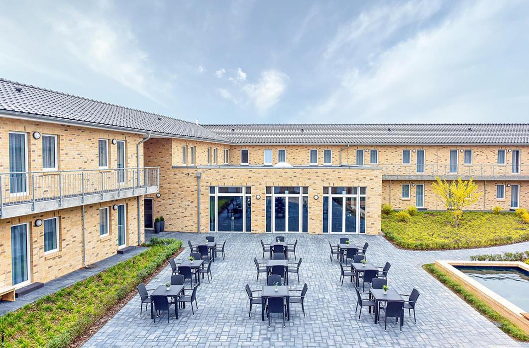 Prima Inn Hotel & Hof Neuruppin - Digitales & Rezeptionsloses Motel Esterno foto