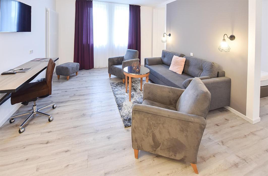 Prima Inn Hotel & Hof Neuruppin - Digitales & Rezeptionsloses Motel Esterno foto