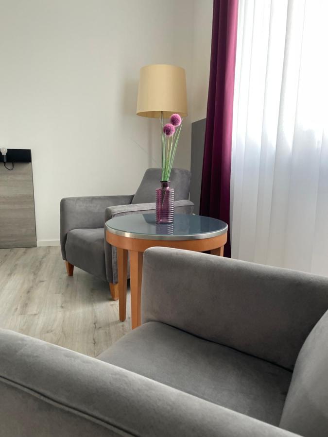 Prima Inn Hotel & Hof Neuruppin - Digitales & Rezeptionsloses Motel Esterno foto