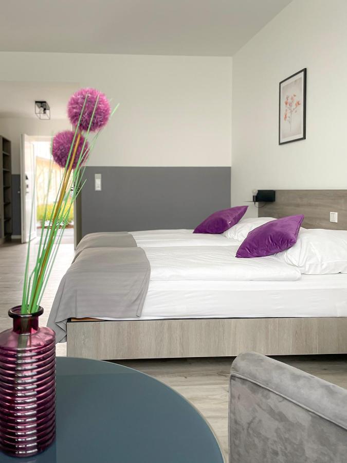 Prima Inn Hotel & Hof Neuruppin - Digitales & Rezeptionsloses Motel Esterno foto