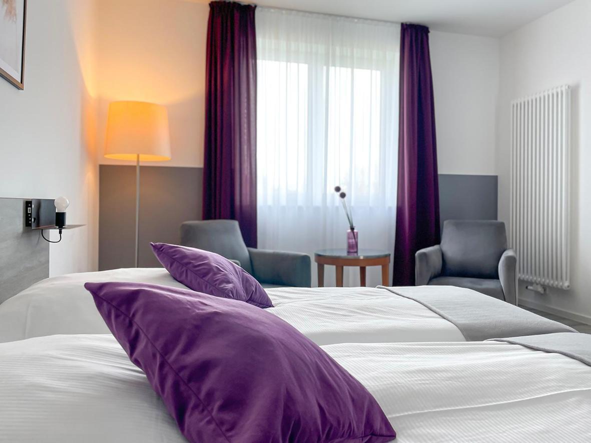 Prima Inn Hotel & Hof Neuruppin - Digitales & Rezeptionsloses Motel Esterno foto
