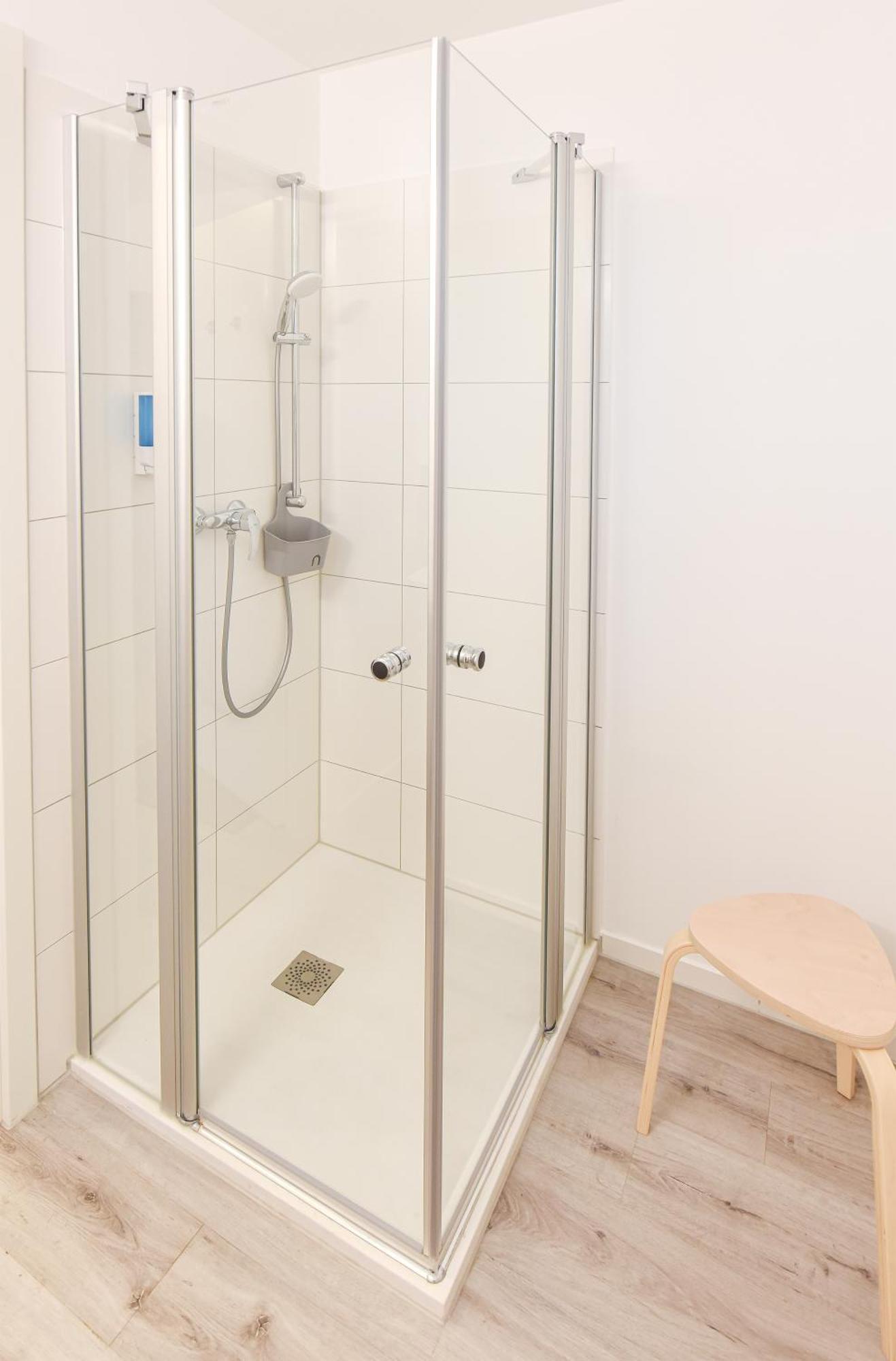 Prima Inn Hotel & Hof Neuruppin - Digitales & Rezeptionsloses Motel Esterno foto
